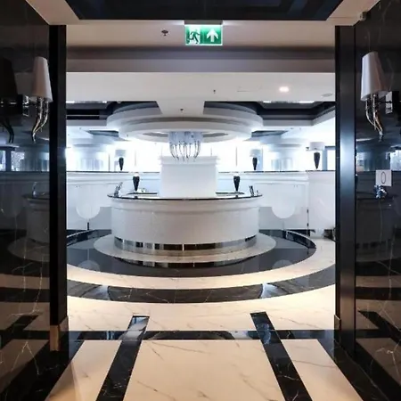 Hanza Tower 23 Pool & Jacussi Daire *